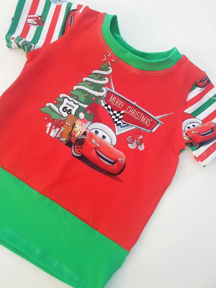 R82 Cars Xmas Red Panel PREORDER